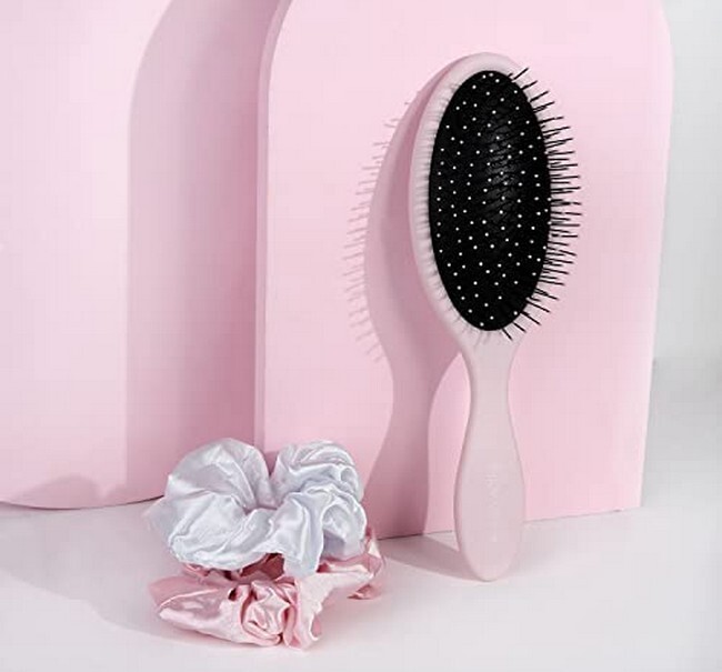 BrushWorks - Detangling Hair Brush & Satin Scrunchies - Billede 2