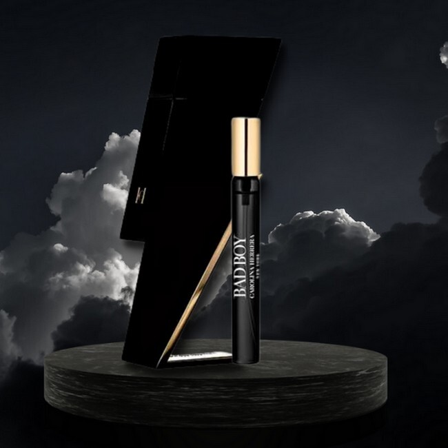 Carolina Herrera - Bad Boy Gaveæske - 100 ml Edt & 10 ml Travel Spray - Billede 2